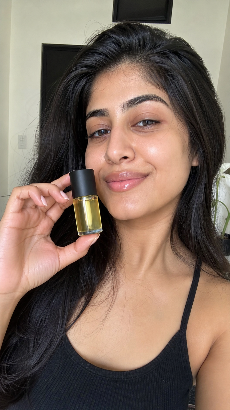 Customer sharing a Korean Spicy Lip Plumper Gloss beauty story