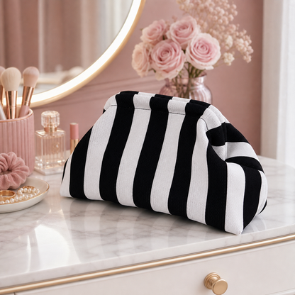 Stylish Knitted Makeup Bag